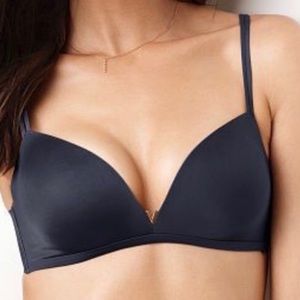 Victoria’s Secret padded wireless bra. 38D